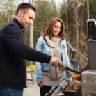 PRO665RSIBPSS-3-Web-Gallery-06-Prestige-Pro665-3-Life-Man-and-Woman-Grilling